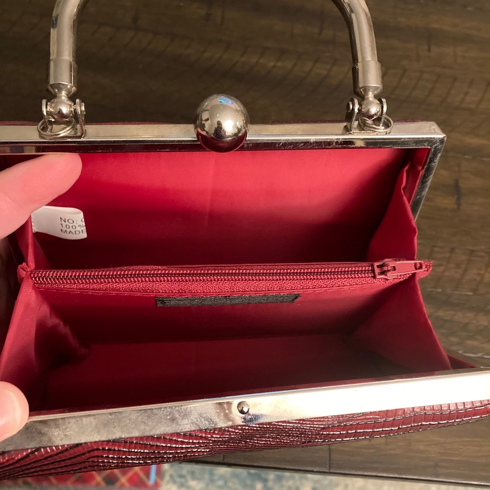 Hand Purse - Picture 3 of 4